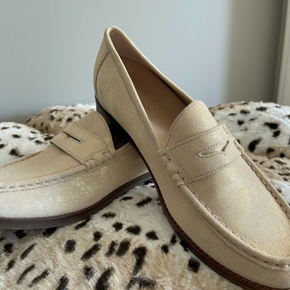 Vionic Flats NWOT